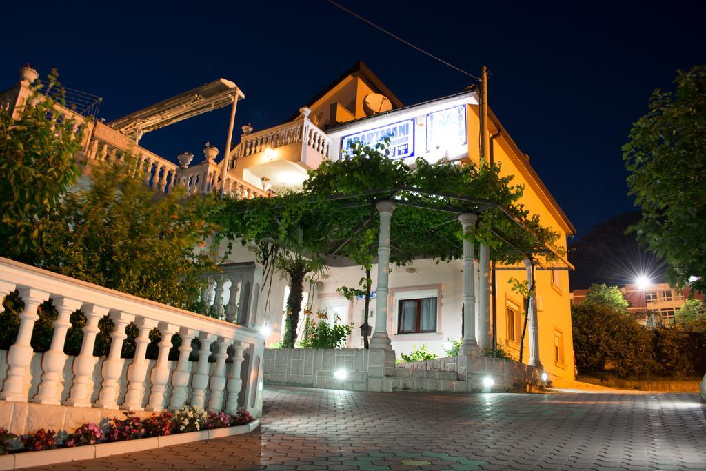 Villa Palma Guesthouse Mostar Esterno foto
